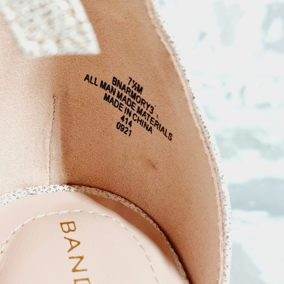 New Bandolino Armory 3 Silver Open Toe Ankle Strap Heeled Sandals C501 - Picture 11 of 12